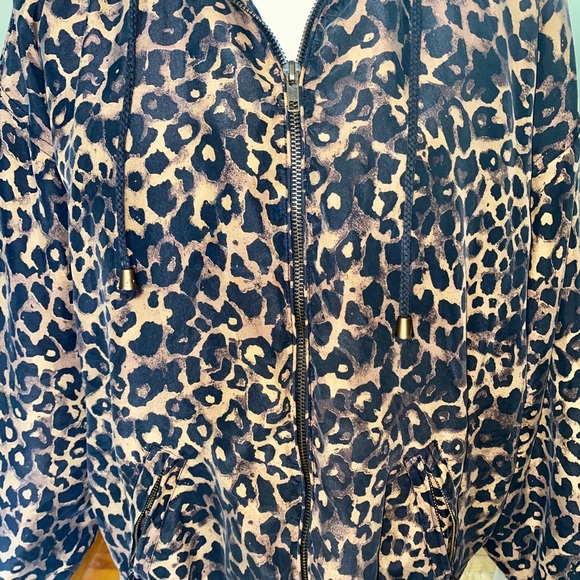 Leopard Jacket ✨ - Picture 3 of 8
